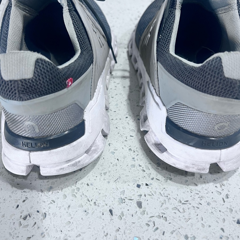 ON Running Gray Sneakers Mens Size 8.5 Grey Black - Picture 4 of 11